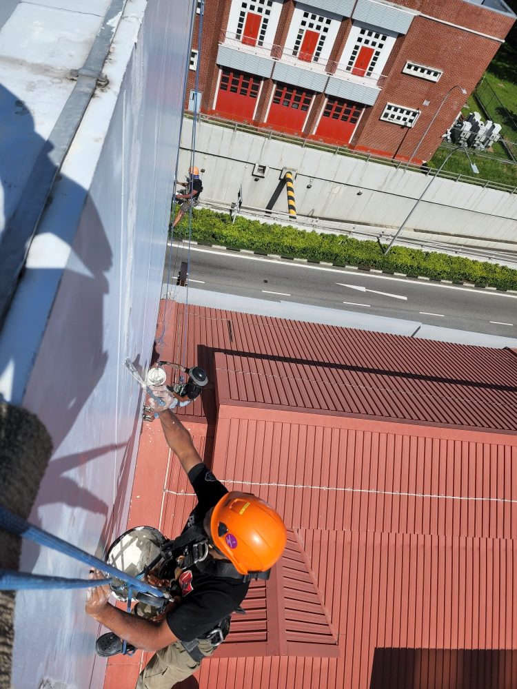 Silicon-Sealant-Serangoon-Broadway-2.jpg